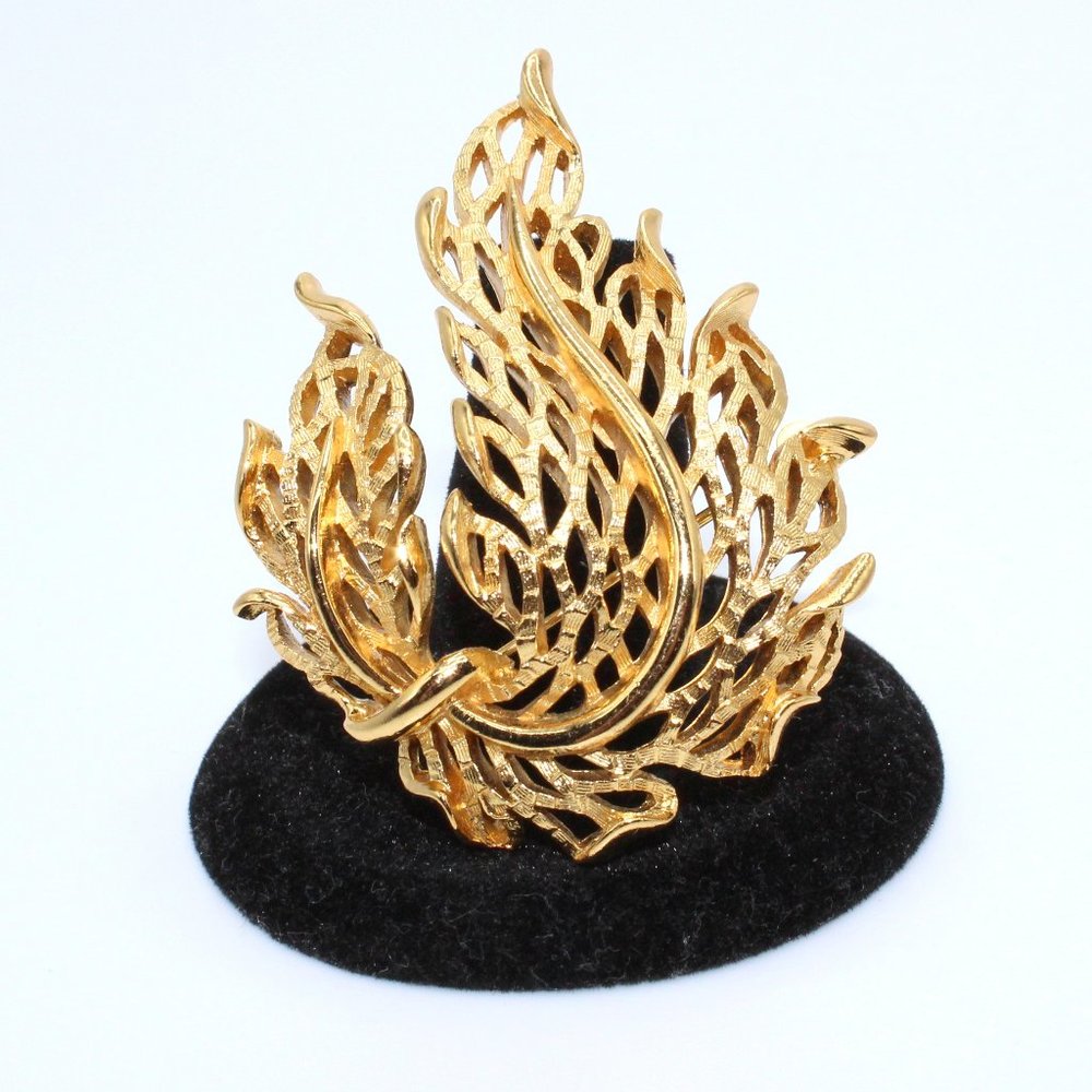 Vintage Trifari Gold Leaf Brooch